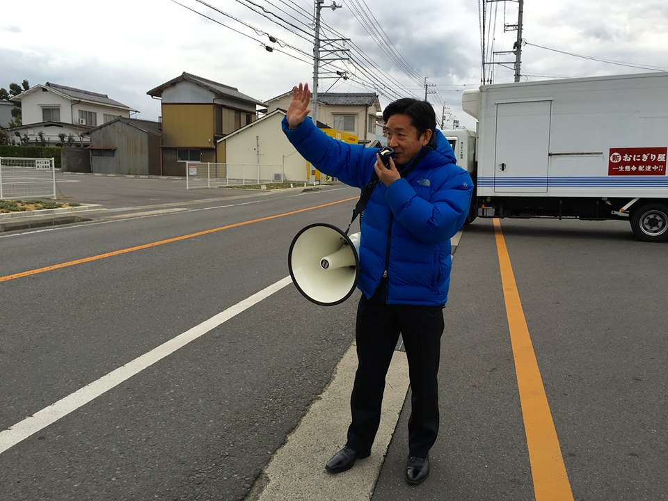 東かがわ市の大内とさぬき市の長尾で街頭演説を行いました。